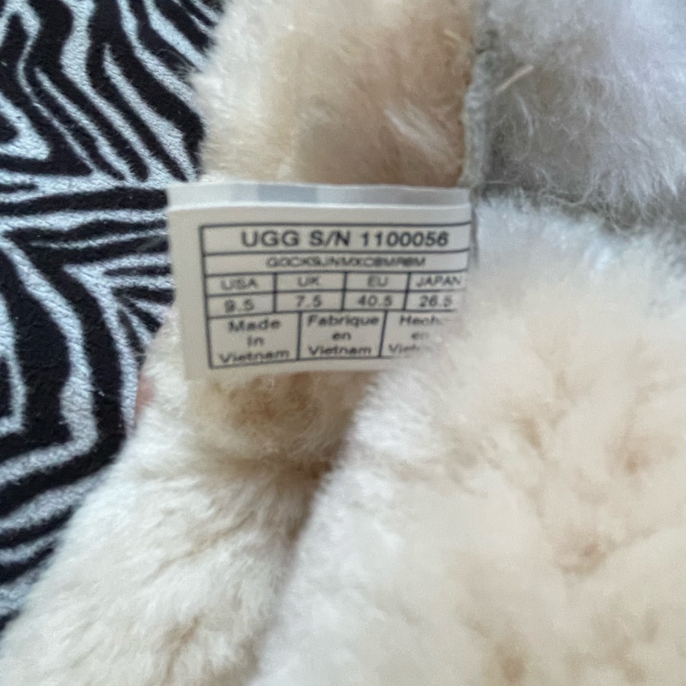 NWTinB UGG ISLEY WATERPROOF BOOTS WHITE SZ 9.5 RARE - Picture 8 of 12